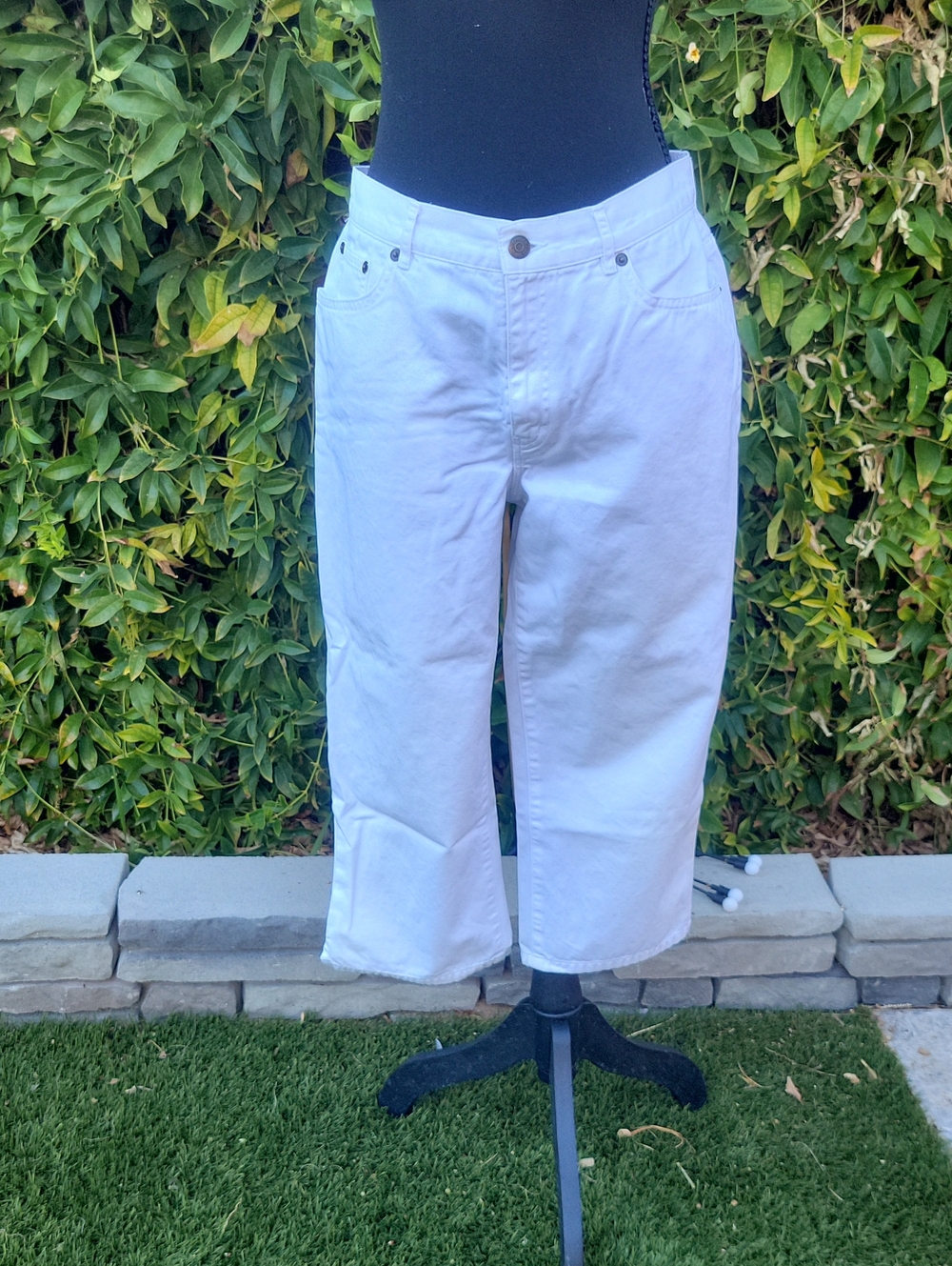 Lauren Jeans Company White Capris 8
